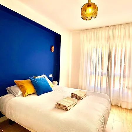 Apartment Colorful Design Loft 3 Bedroom Walk To Everything Málaga